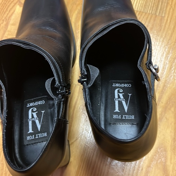 Great for Fall Barley worn AJ Valenci Ankle Boots - Picture 5 of 6